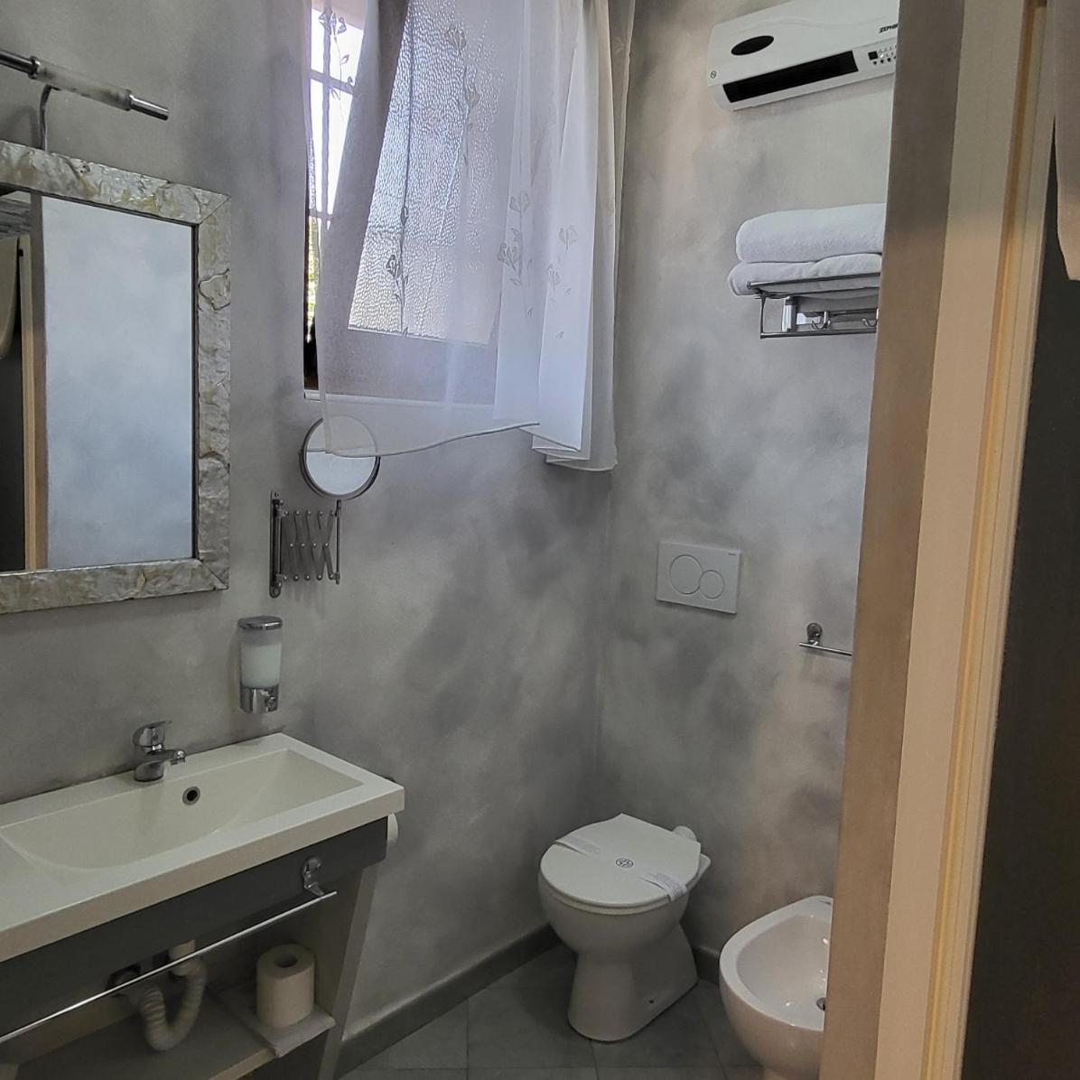 Illuvia 2 Affitta Camere 코르나레도 외부 사진