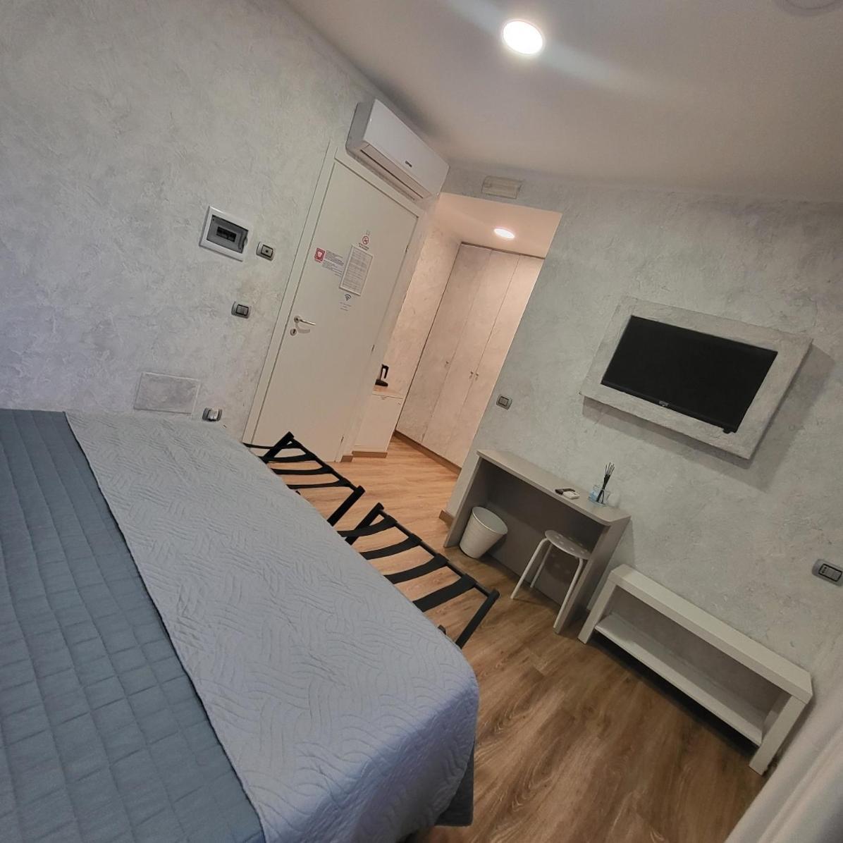 Illuvia 2 Affitta Camere 코르나레도 외부 사진